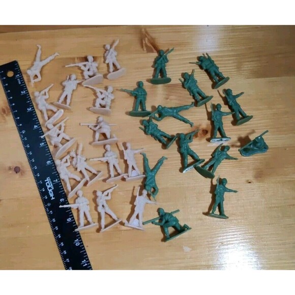 Greenbrier Army Men Military Large Toy Soldiers 2" Figures Lot of 29 - Picture 5 of 5